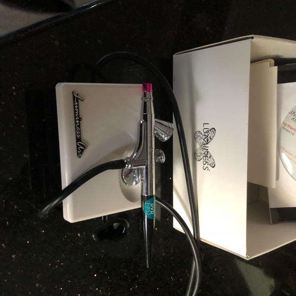 Luminess airbrush makeup applicator